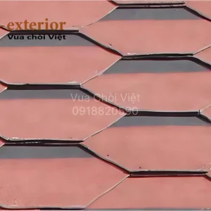 Các tấm lợp được xếp khéo léo tạo hình vảy cá
