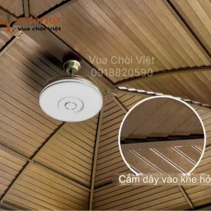 Có thể trang trí thêm quạt tích hợp đèn LED tại vị trí giữa mái chòi