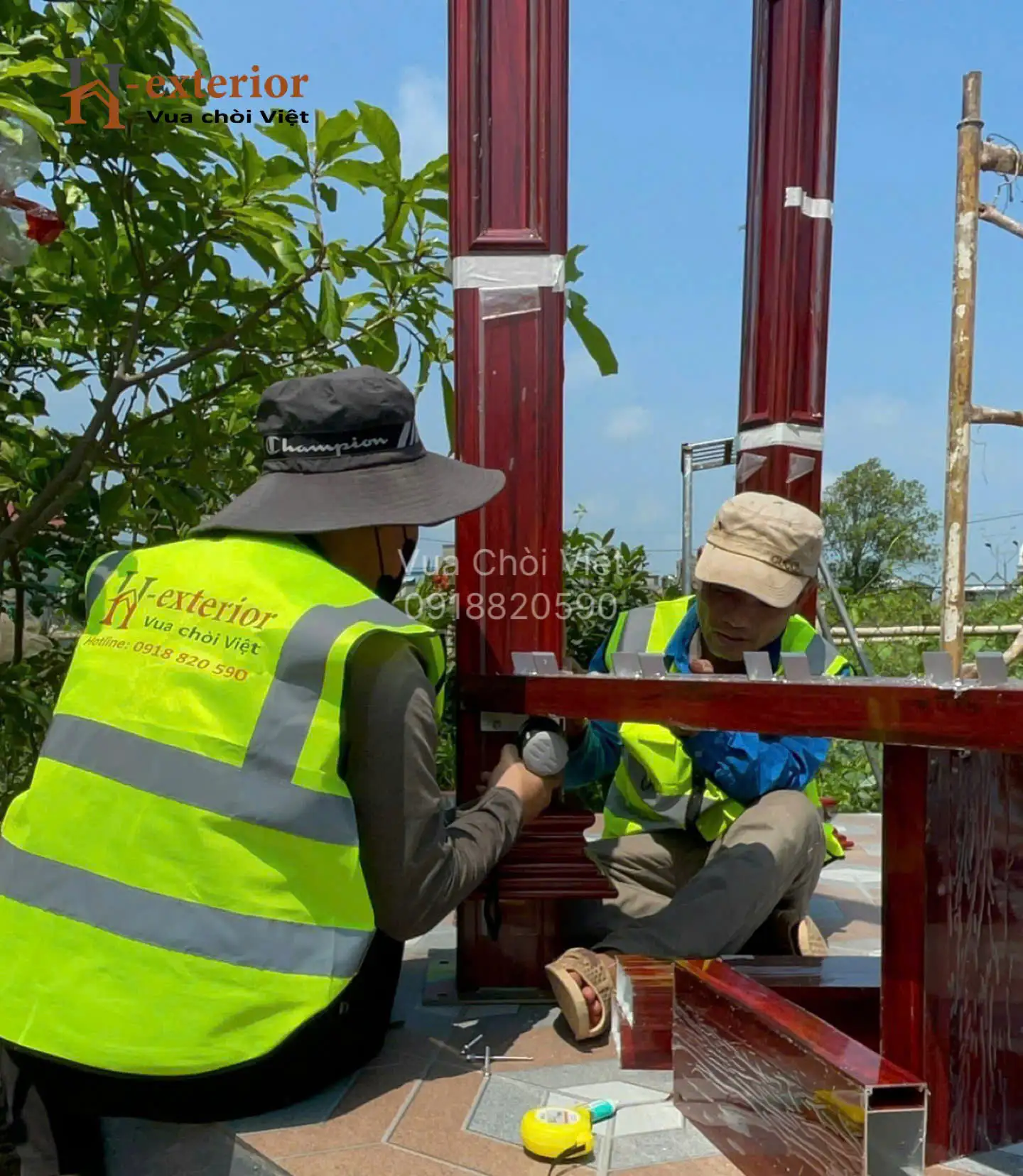 Lắp đặt hệ thống ghế ngồi và tựa lưng - Đồng bộ với khung chòi, tiện nghi và thẩm mỹ cho không gian thư giãn ngoài trời