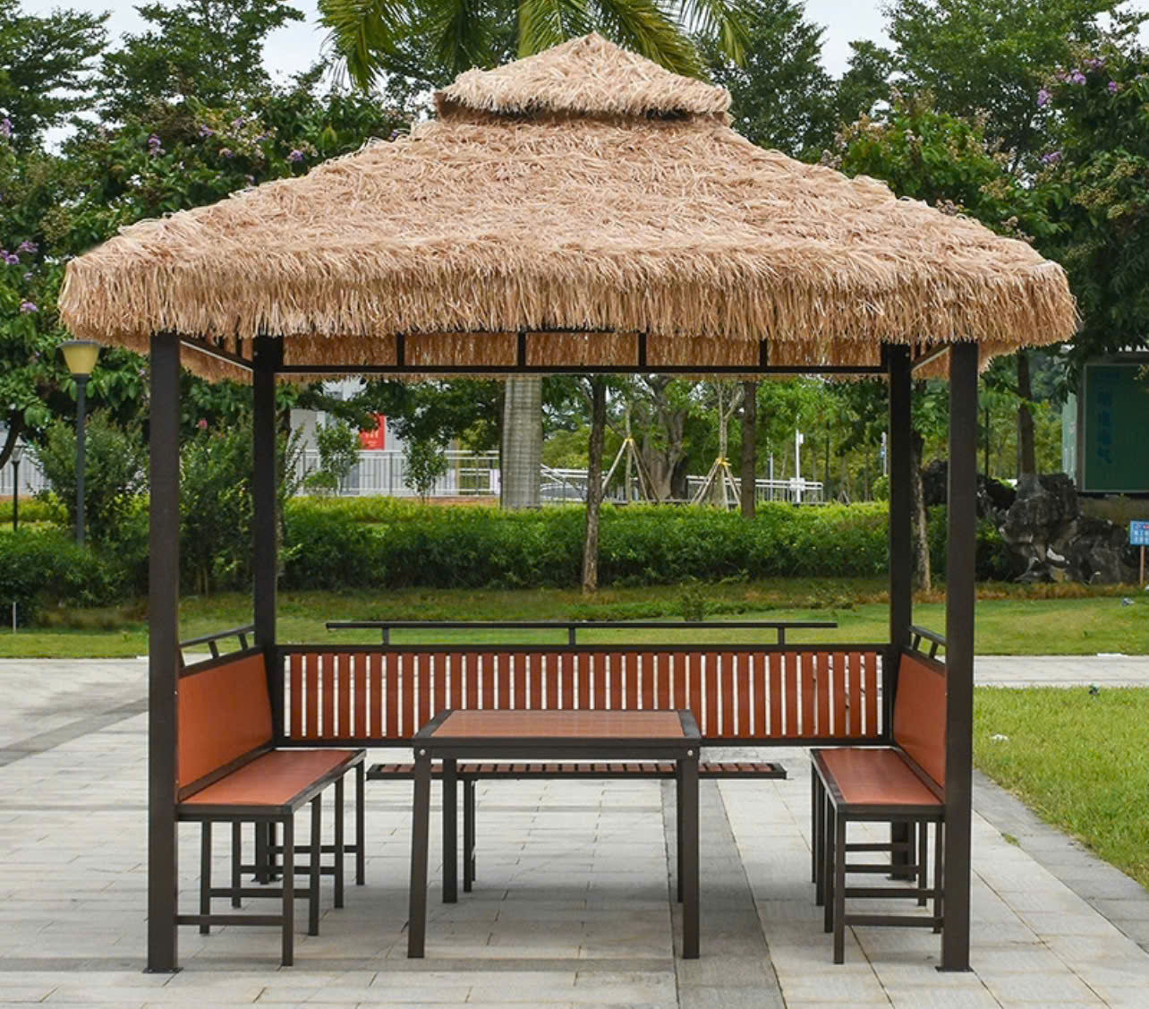 Chòi sân vườn bằng sắt mái rơm nhân tạo giá rẻ