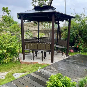 Chòi nhìn từ mặt hông