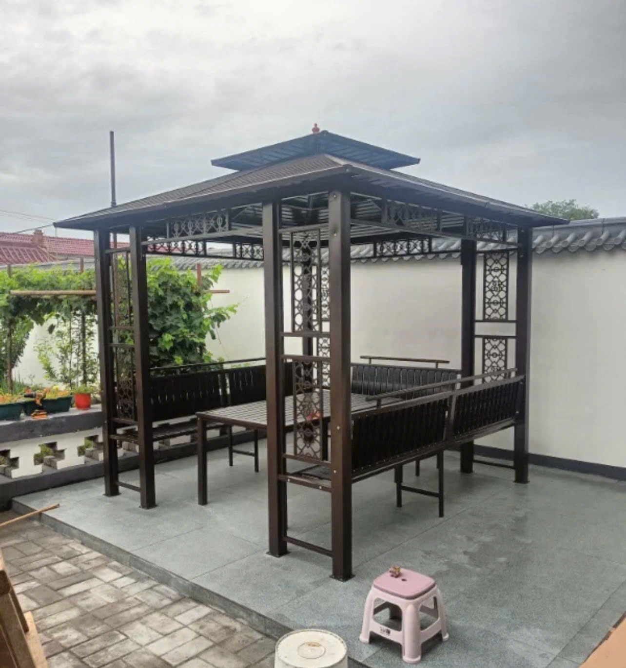 Mẫu chòi sân vườn lắp ghép được lắp đặt nhanh chóng trong chưa đầy một ngày