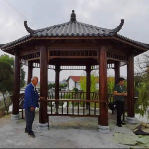 Lầu sân vườn bát giác bằng gỗ