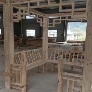 Vật liệu gỗ thông dầu bền đẹp, đã xử lý sấy tẩm kỹ càng