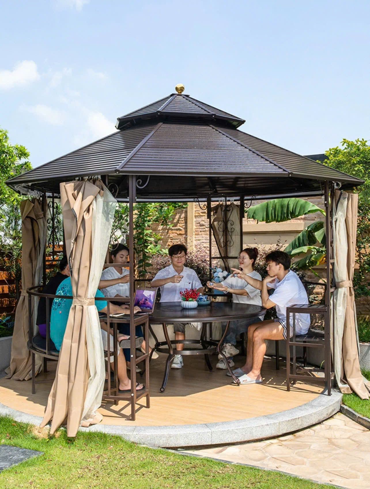 Mẫu nhà chòi này rất thích hợp để tổ chức tiệc