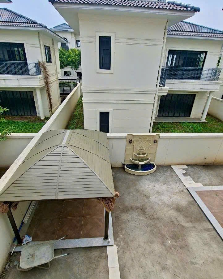 Chòi với mái vòm độc đáo bằng thép mạ kẽm sơn tĩnh điện