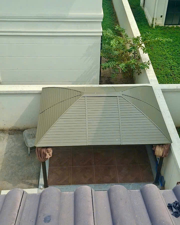 Màu sơn xanh nõn chuối hài hòa với tổng thể của khu đô thị cao cấp