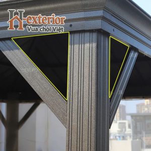 Góc cột có thêm tay đòn đỡ tạo thêm sự chắc chắn cho chòi