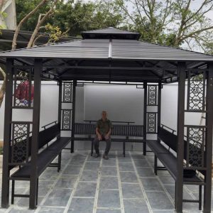 Chòi có kích thước lớn và rộng rãi