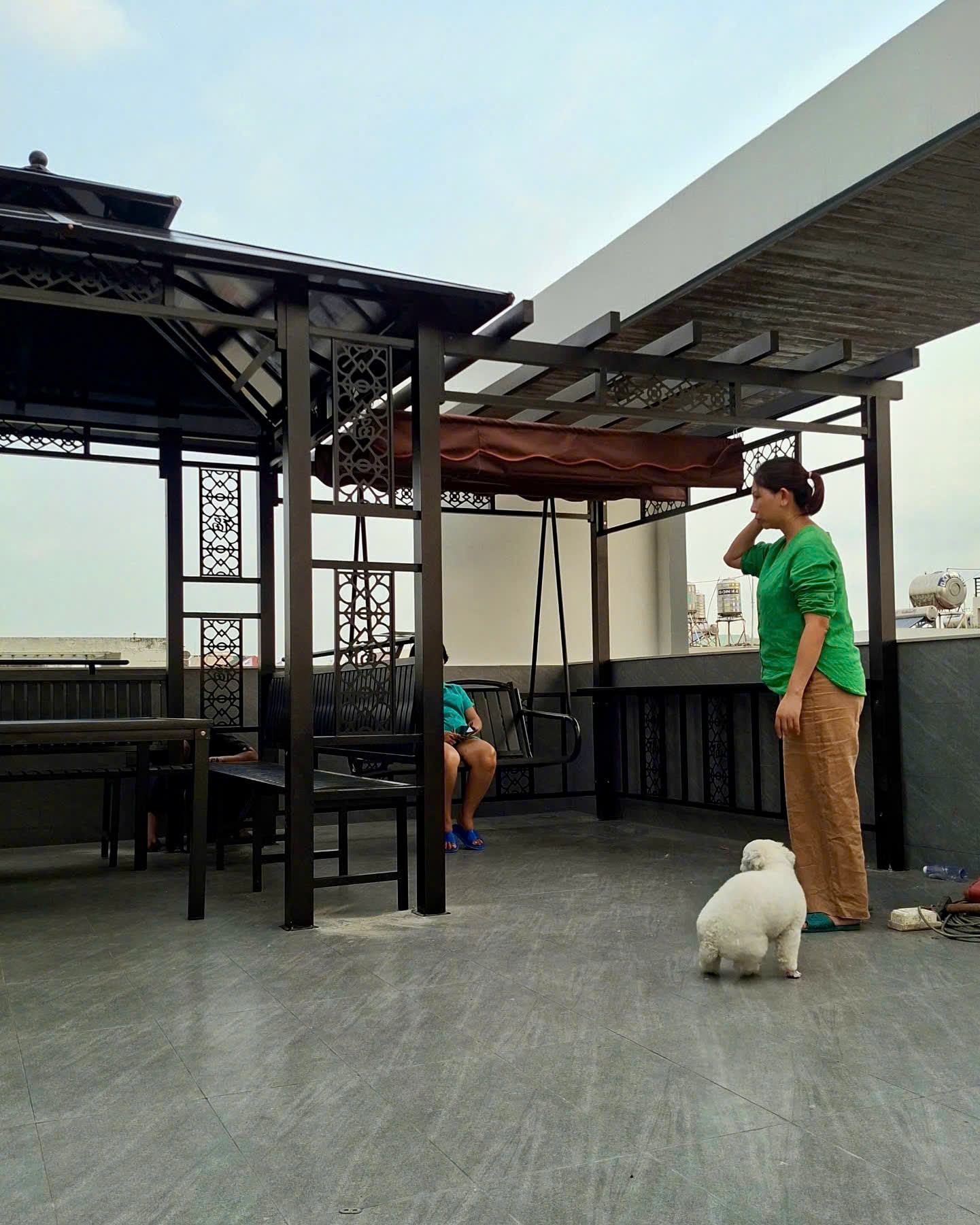 Sản xuất thi công chòi sân vườn xích đu trên sân thượng tại TP.HCM