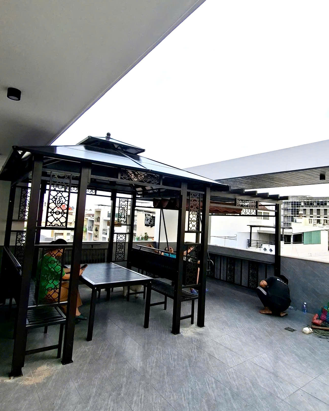 Sản xuất thi công chòi sân vườn xích đu trên sân thượng tại TP.HCM