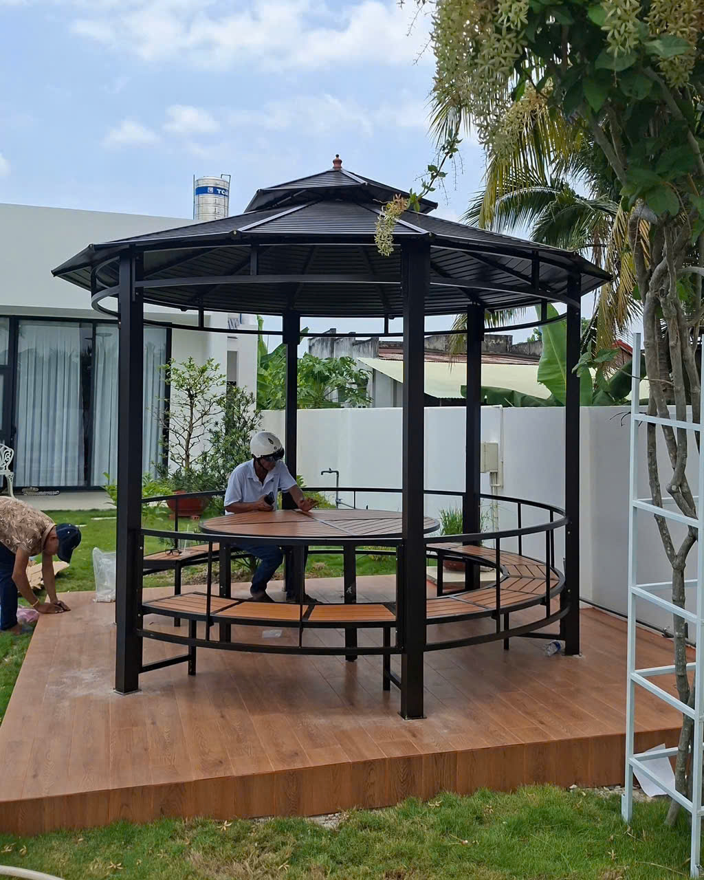 Hoàn thành lắp ráp chòi sắt tròn tại Tây Ninh