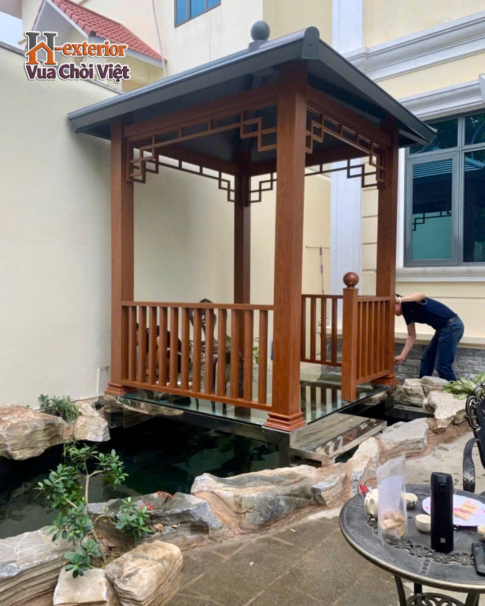 Lắp đặt chòi sân vườn hợp kim nhôm trên mặt hồ Koi tại Hà Nội