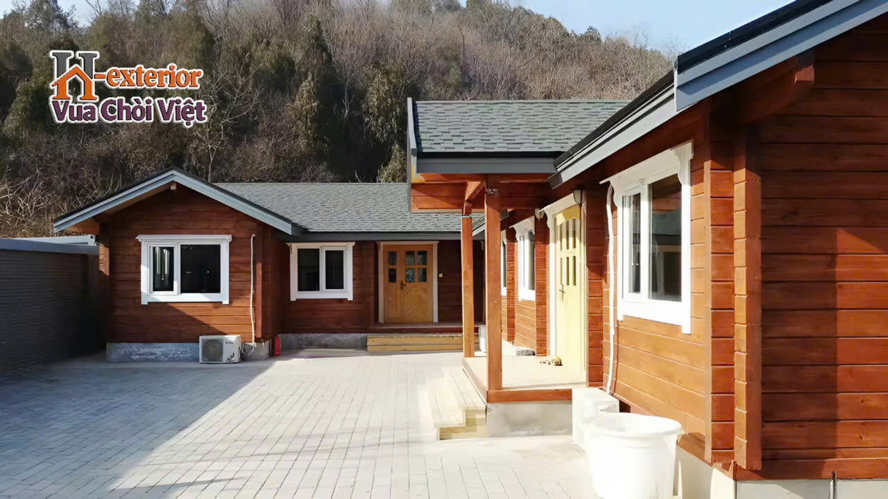 Hai dãy nhà gỗ hiện đại chữ L trong không gian rộng lớn