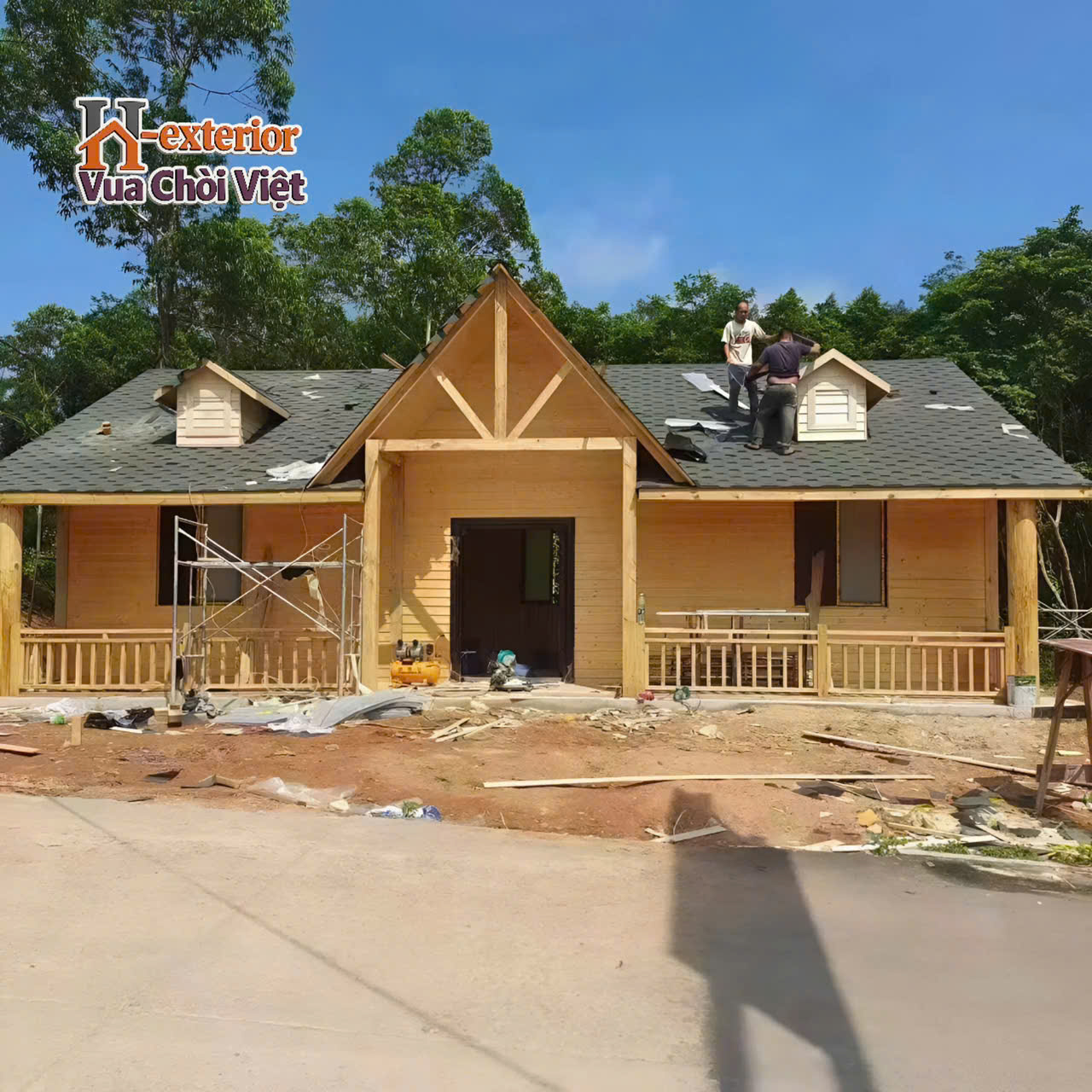 Mẫu nhà chòi gỗ hiện đại chữ nhật với mái phụ tam giác