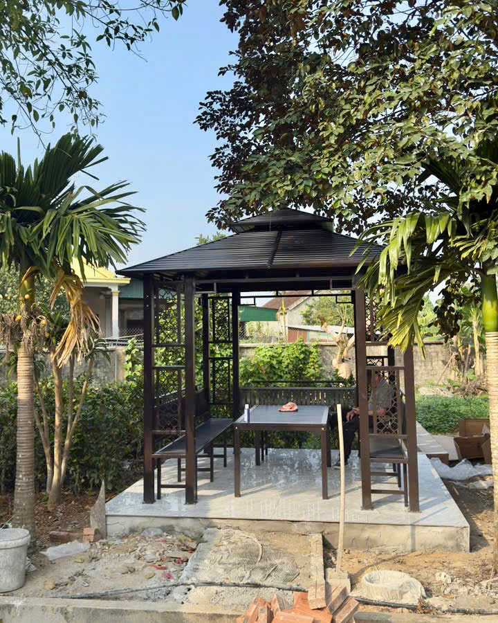 Hoàn thiện lắp đặt chòi sân vườn sắt tại Nghệ An
