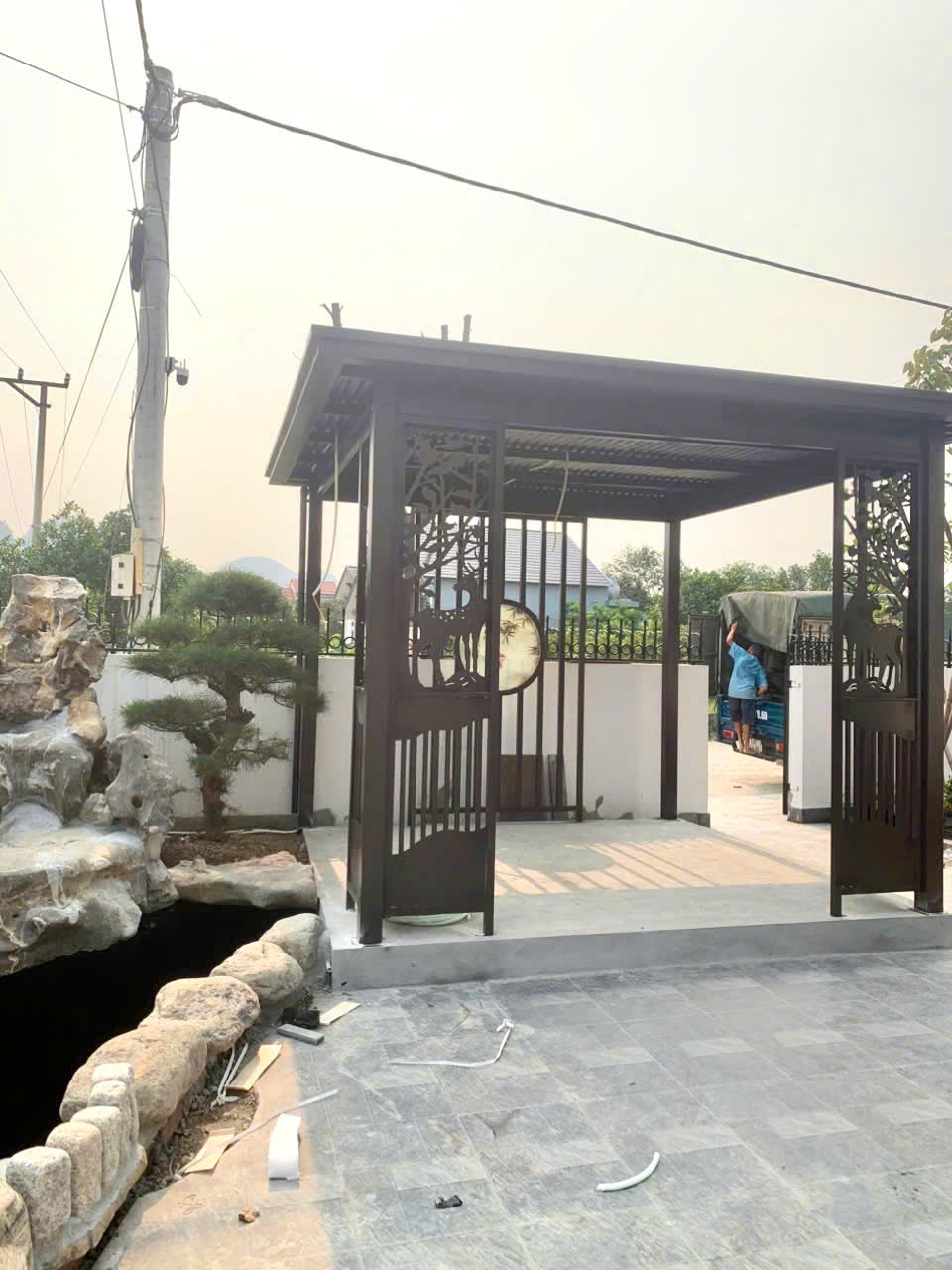 Chòi đã được hoàn thiện lắp đặt trong khoảng thời gian ngắn bởi đội ngũ kỹ thuật Vua Chòi Việt