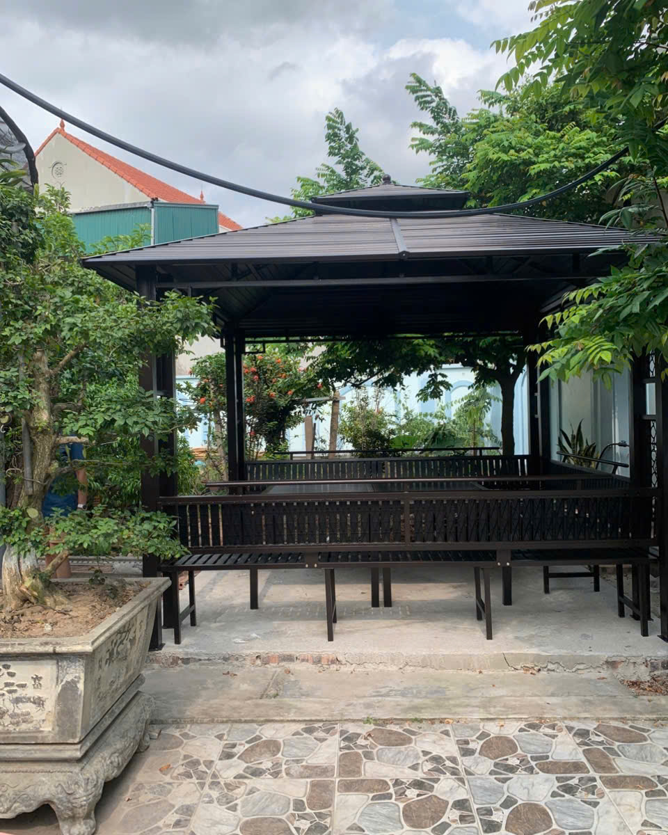 Chòi có kích thước tương đối lớn là phủ bì mái 3.5x3.5m