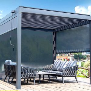Chòi có thể được trang bị thêm rèm
