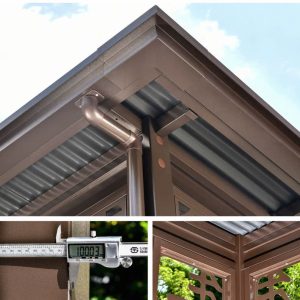 Chòi được trang bị ống thoát nước từ trên mái xuống