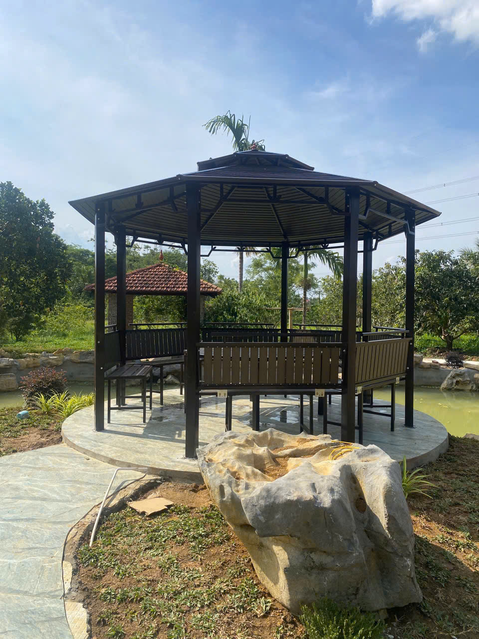 Chòi sân vườn bát giác tại Hòa Bình